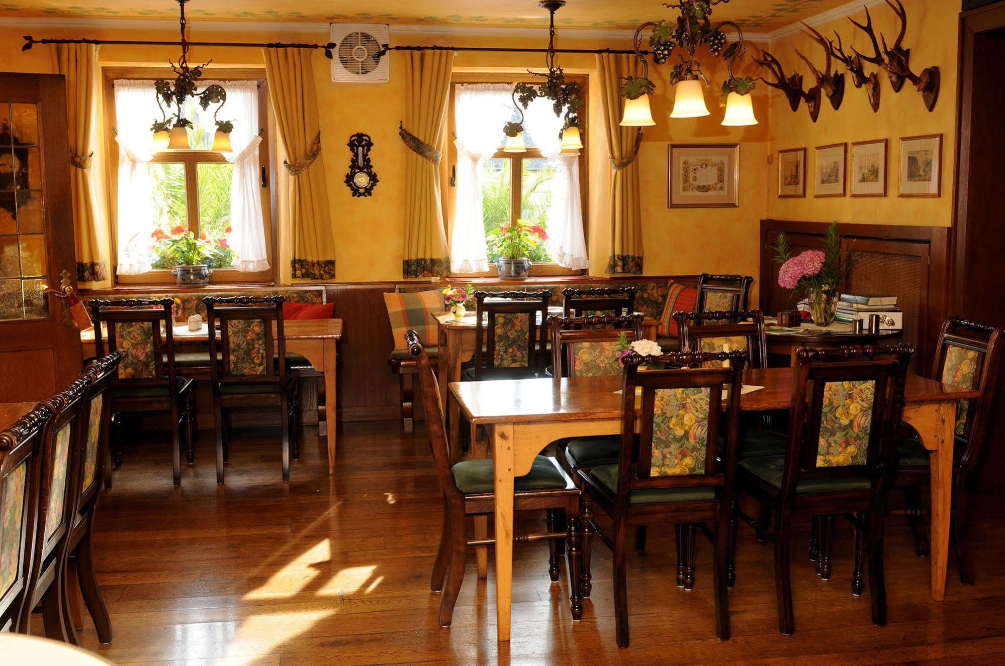 Gasthaus Weingut Stahl Обервезель Екстер'єр фото